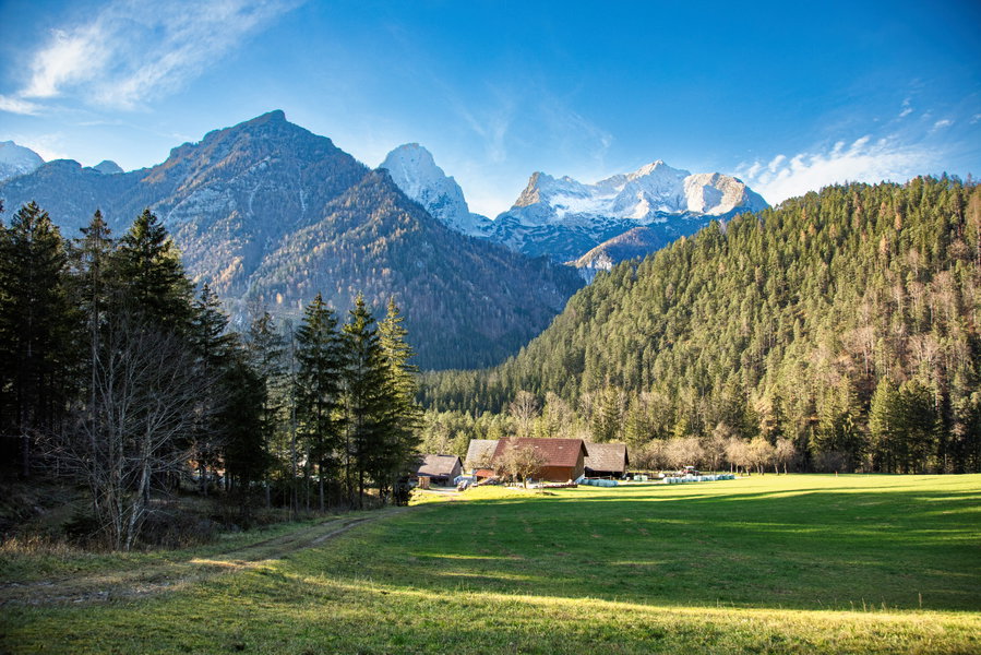 Blick zurück zum Rinnergut mit herrlicher Aussicht. Foto: Eva Maria Ginal