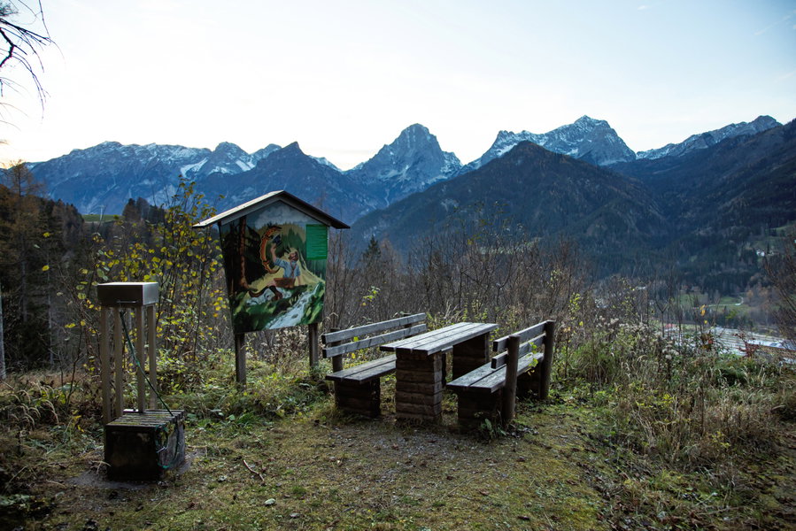 Jaidhaus Blick mit Büffelnattern Geschichte. Foto: Eva Maria Ginal