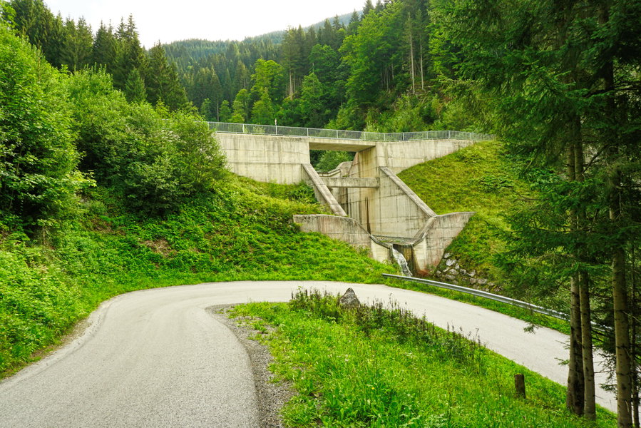 Straße Richtung Hecherhütte. Foto: Alpenverein Saalfelden