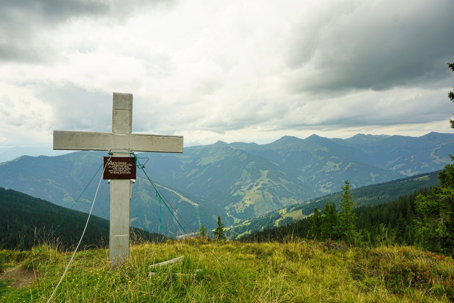 Gipfelkreuz Lochalmköpfl (1.807 Meter). Foto: Alpenverein Saalfelden