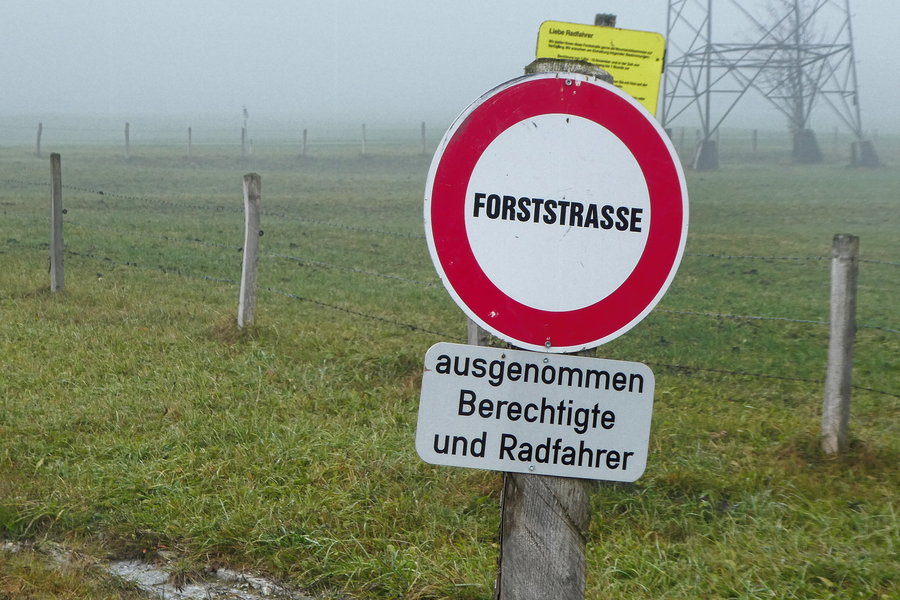 Freundliches Schild. Foto: Karl Plohovich