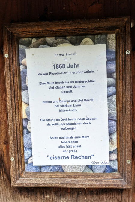 Dazu finden wir auf einer Tafel diese Zeilen geschrieben. Foto: Protect Our Winters Austria