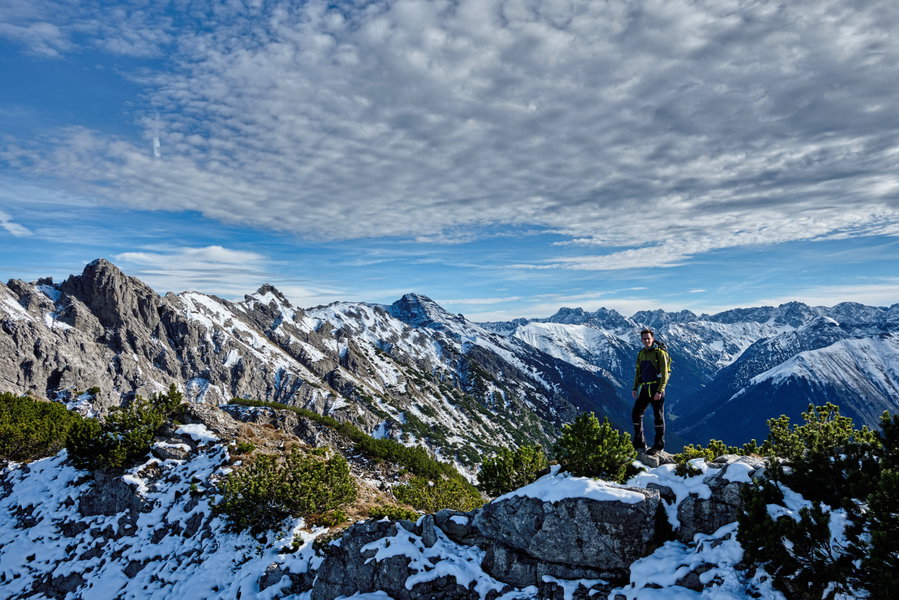Die Lechtaler Alpen zeigen sich bereits im ersten Weiß. Foto: Regionalentwicklung Außerfern