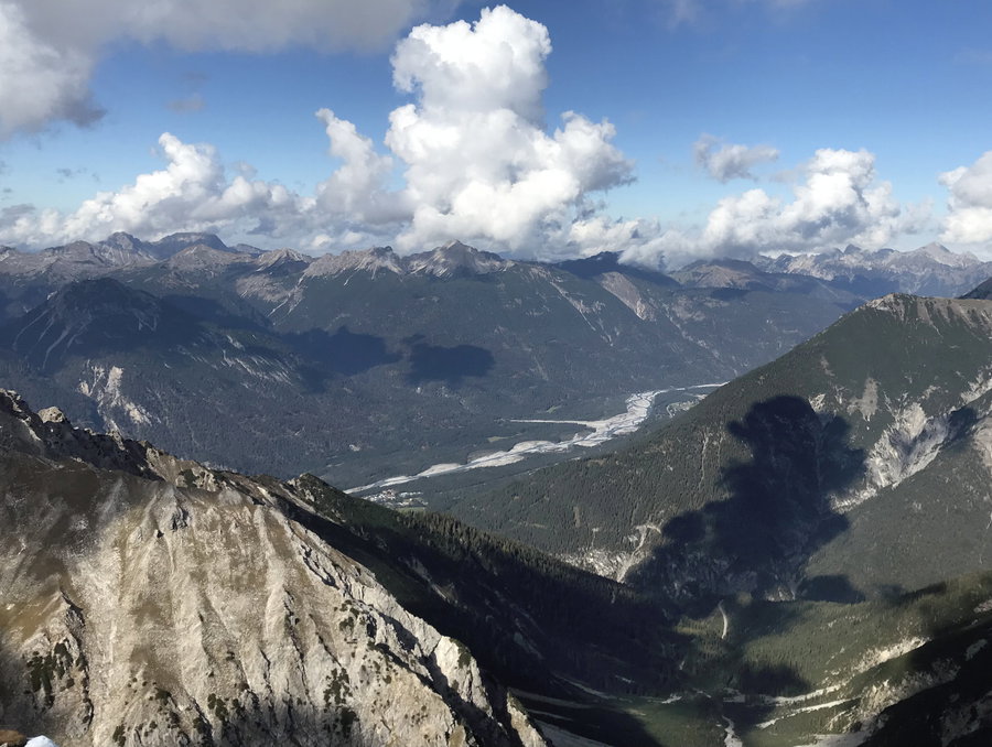 Sicht auf das mittlere Leechtal Richtung Reutte. Foto: David Kurz