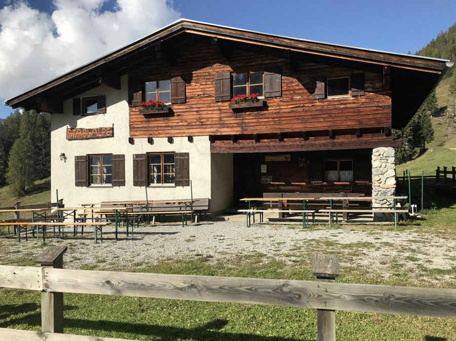 Die urige alte Almhütte der Stabalm. Foto: David Kurz