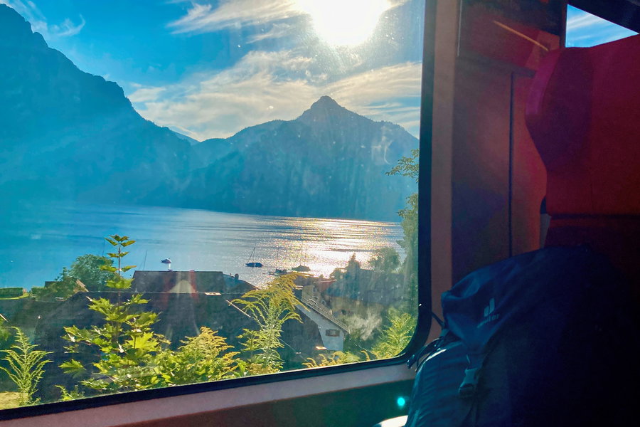 Blick auf Traunsee und Bergkulisse: Gesteigerte Wanderlust! Foto: Stefan Hochhold