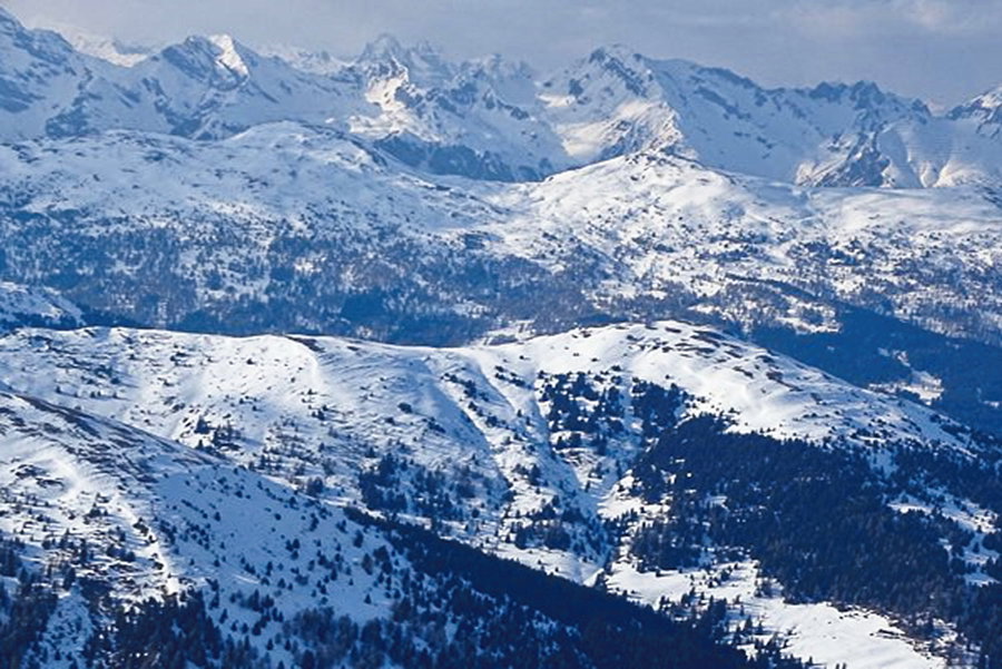 Der Sattelberg inklusive der weiten Querung bei der Abfahrt nach Südwesten zu den flachen Almen über den Klüften zum Brennerpass. Foto: Protect Our Winters Austria