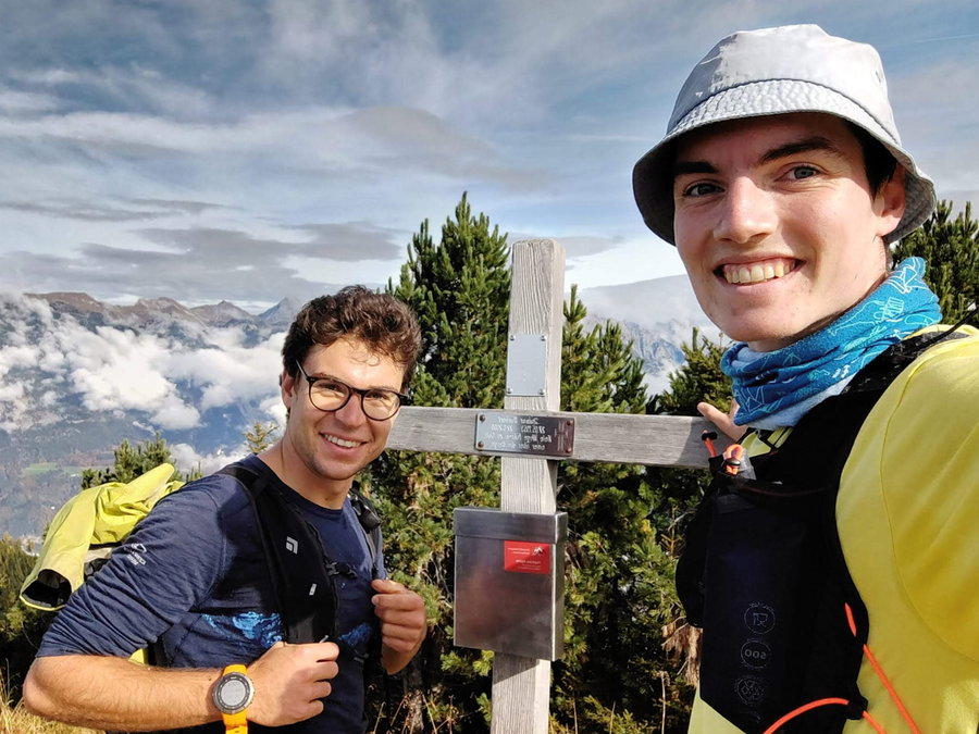 Gipfelkreuz am Proxenstand mit Blick Richtung Norden. Foto: Simon Widy