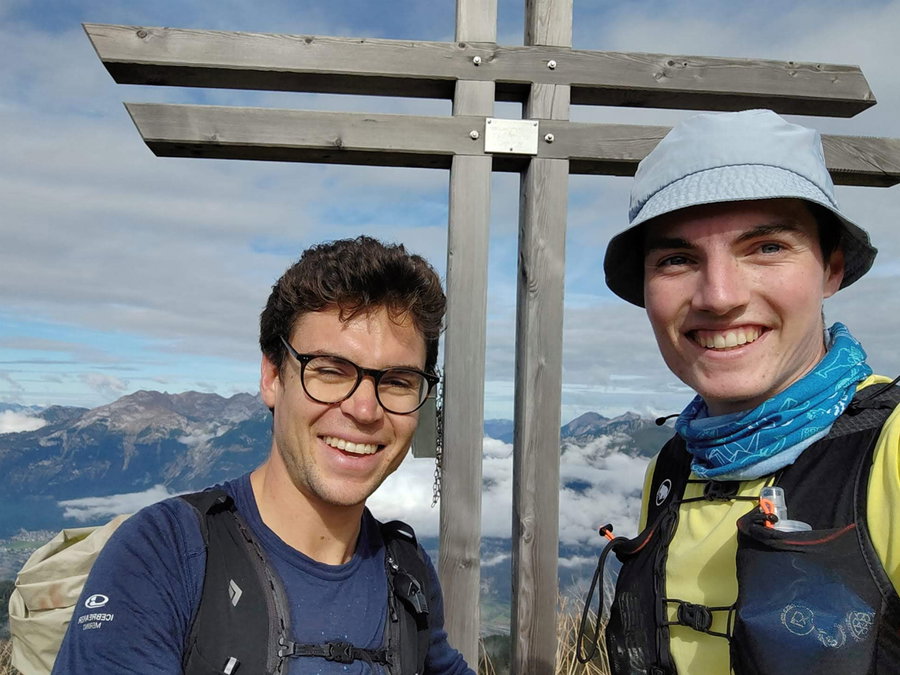 Gipfelkreuz des Gratzenkopfs Blick Richtung Norden. Foto: Simon Widy