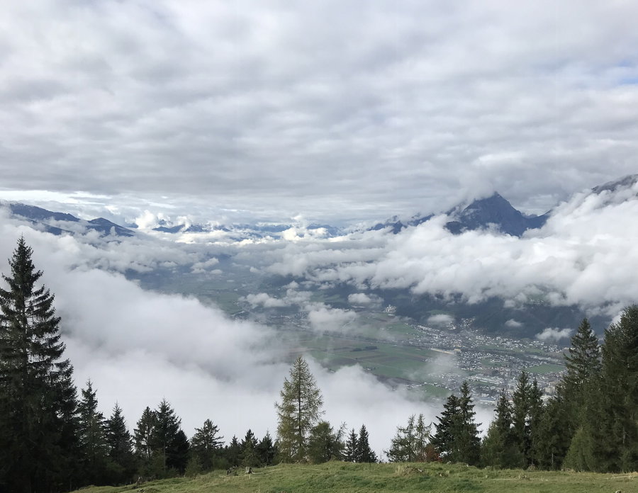 Am Zintberg Richtung Inntal nach Westen. Foto: David Kurz