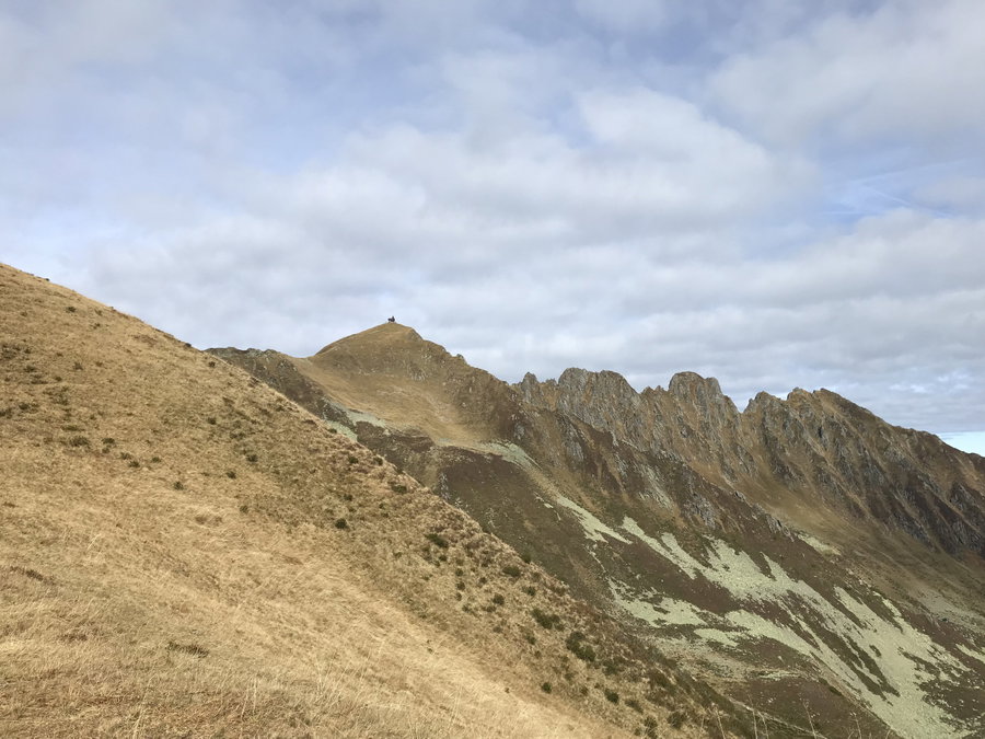 Blick auf den Kellerjochgipfel vom Sattel Richtung Kuhmesser. Foto: David Kurz