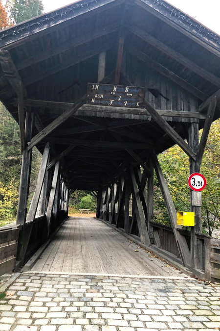 So richtig beginnt die Klamm dann nach Überqueren der Brücke. Foto: Anna Siebenbrunner, POW AT
