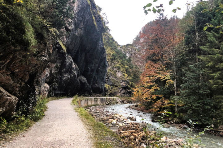 Ein paar Beispiele für Steinschlagverbauungen in der Kundler Klamm 1. Foto: Anna Siebenbrunner