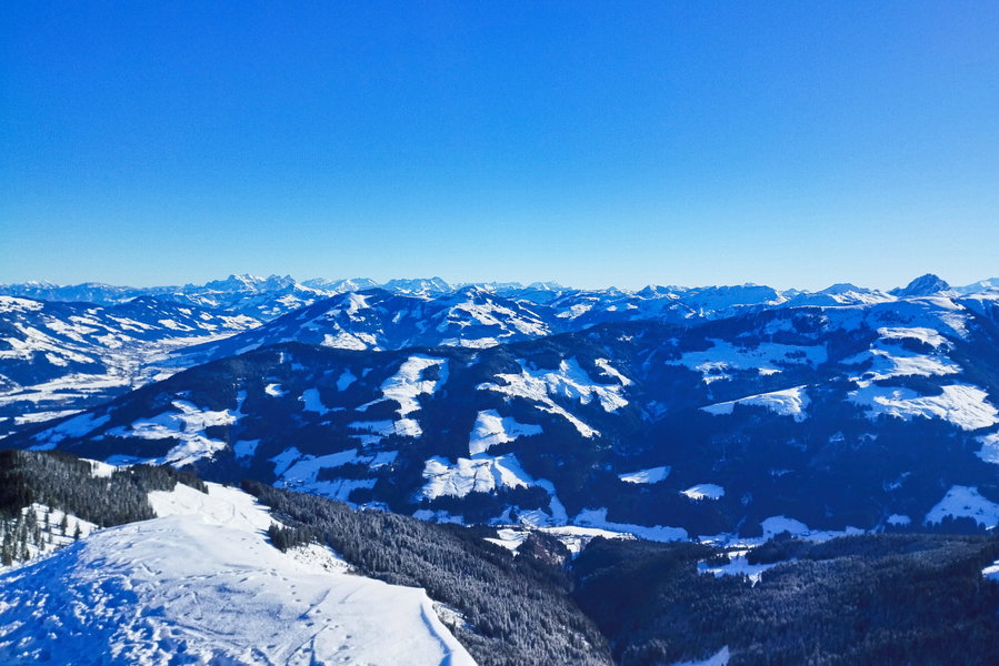 Beeindruckendes Gipfelpanorama bei Traumwetter. Foto: Nikolaus Vogl