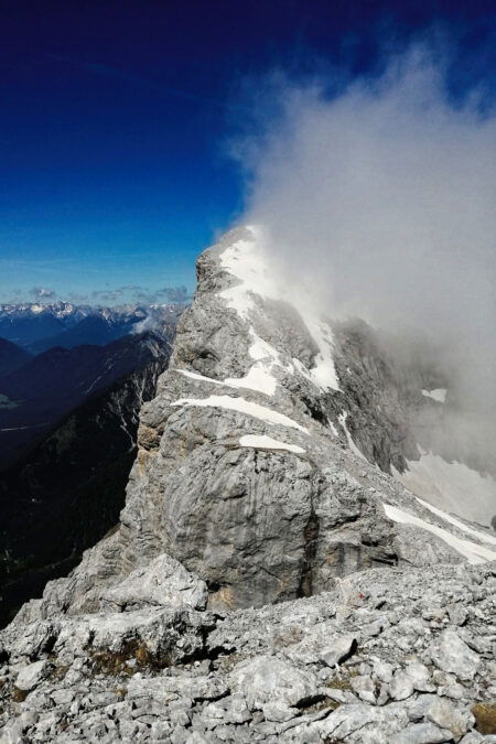 Bis ins Inntal geht es weit hinunter. Foto: Protect Our Winters Austria
