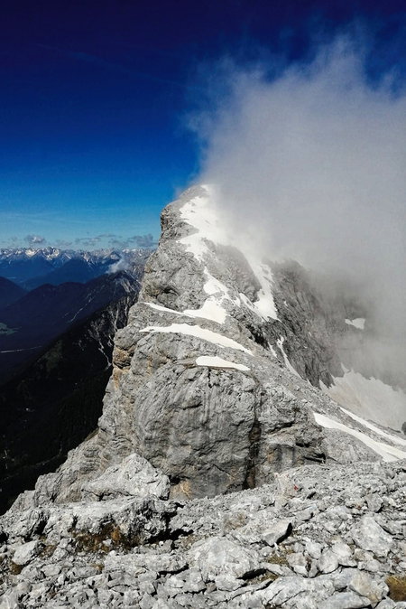 Bis ins Inntal geht es weit hinunter. Foto: Protect Our Winters Austria
