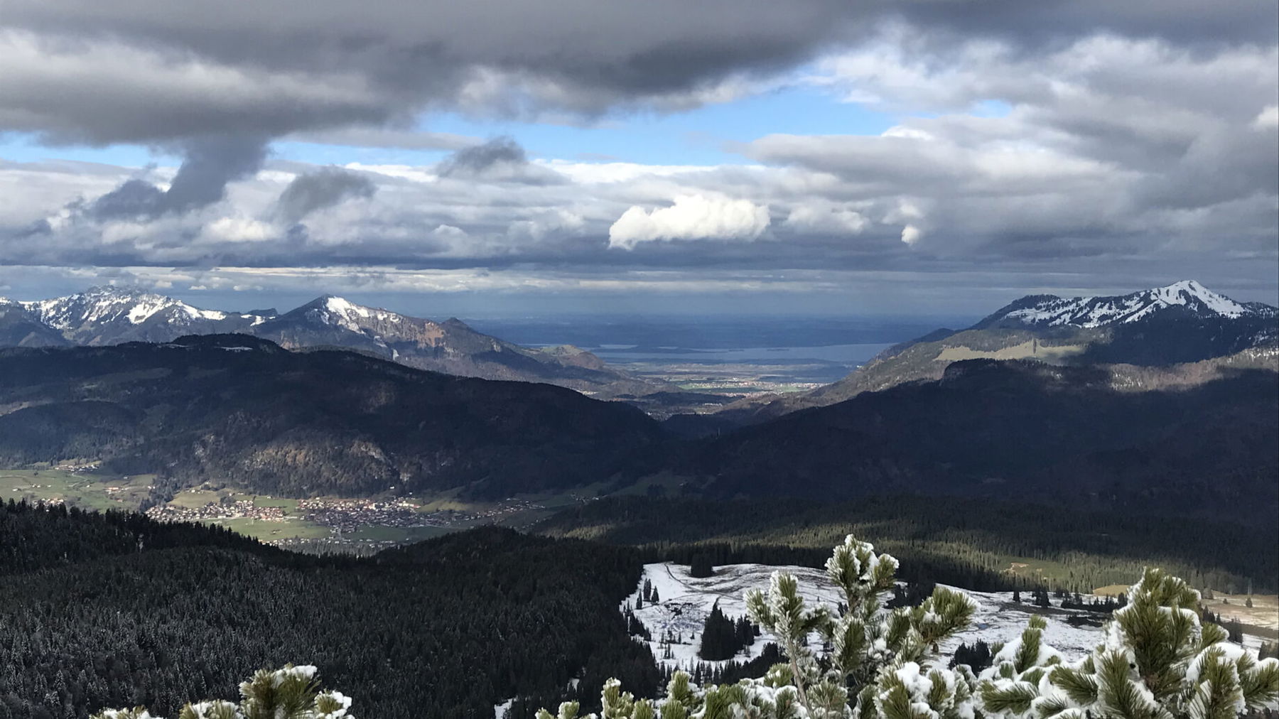Vom Eggenalmkogel Richtung Chiemsee. Foto: David Kurz