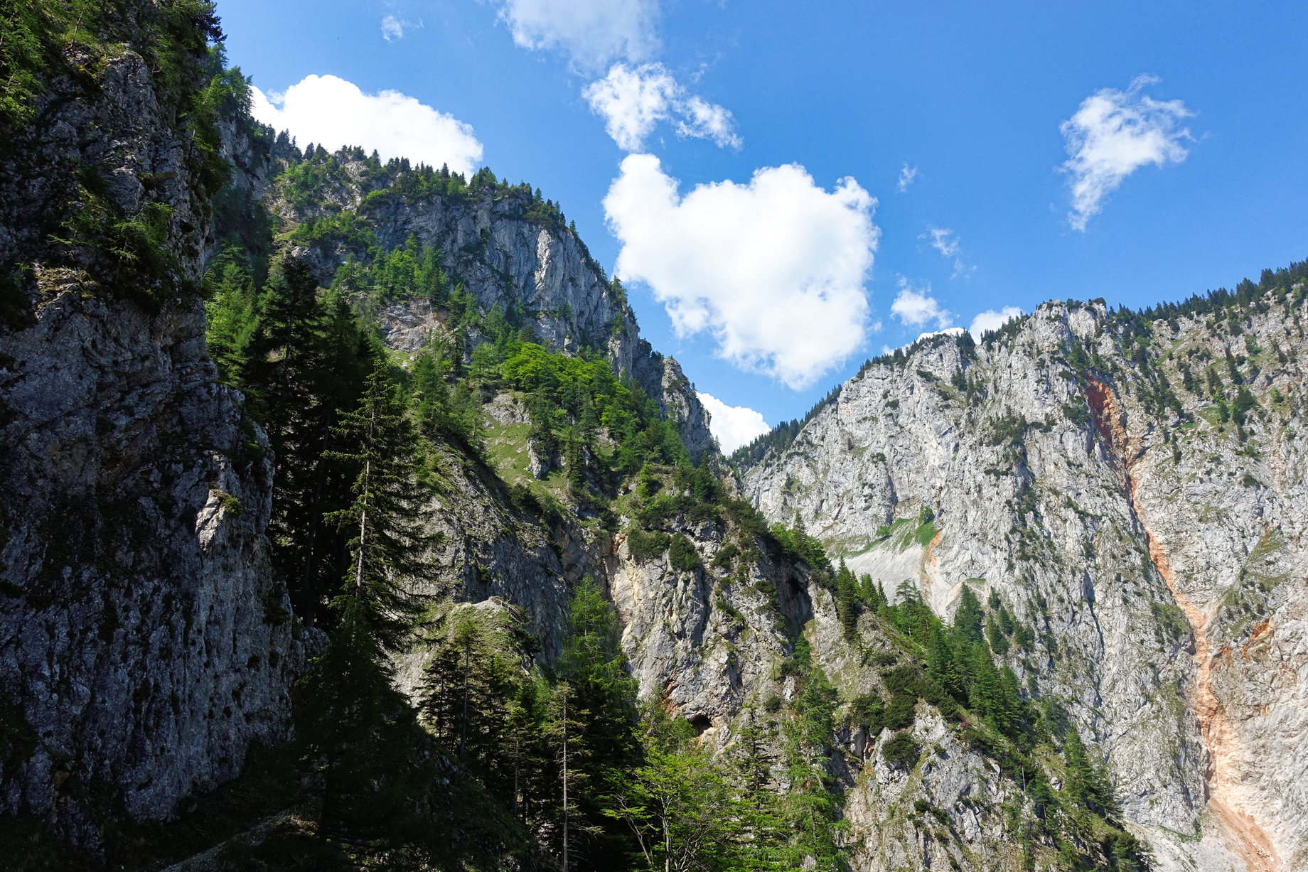 Spektakuläre Ausblicke ins hinterste Große Höllental. Foto: Alpenverein Edelweiss