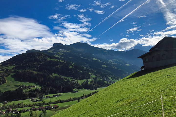 Ausblick hinein ins Zillertal. Foto: Anna Siebenbrunner, Protect Our Winters Austria (POW AT)