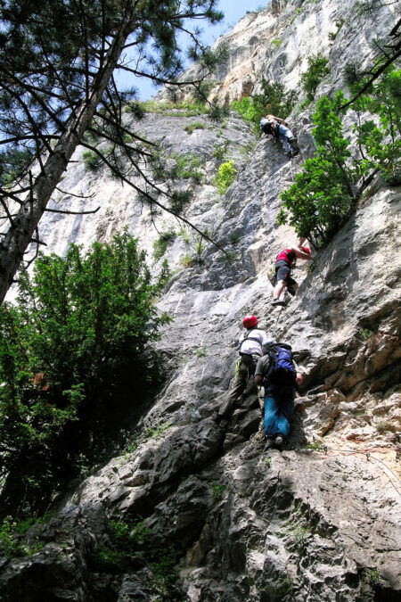 Die Einstiegswand. Foto: Alpenverein Edelweiss