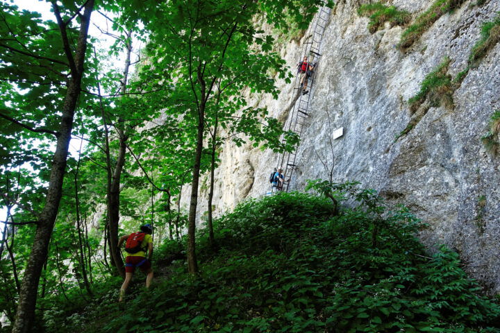 Beim Einstieg des AV-Steigs. Foto: Alpenverein Edelweiss