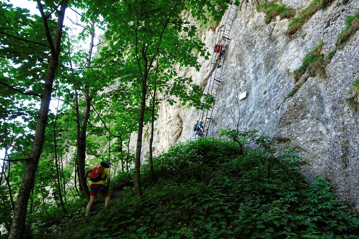 Beim Einstieg des AV-Steigs. Foto: Alpenverein Edelweiss
