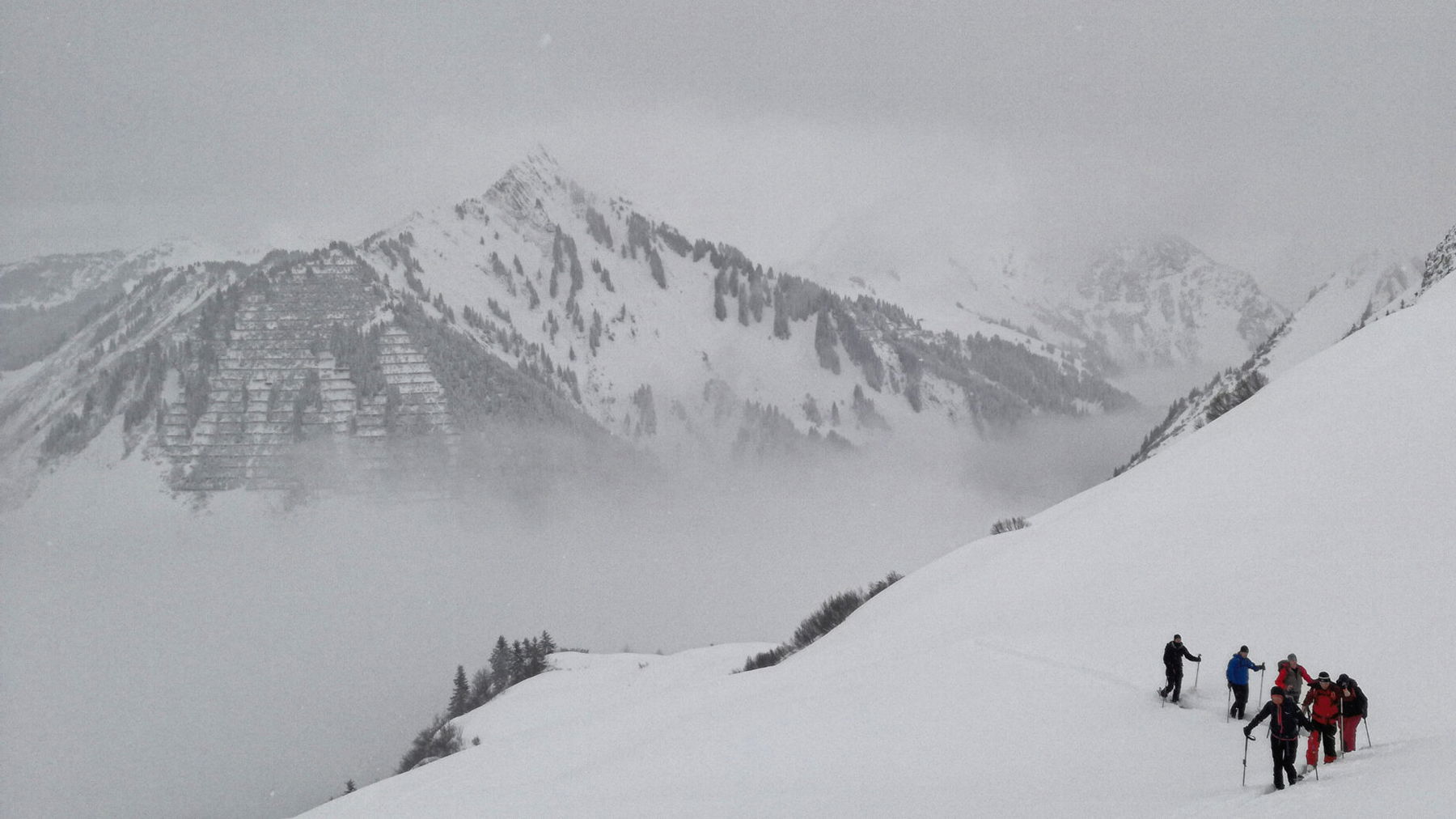 Im Aufstieg aufs Glatthorn, im Hintergrund das Zafernhorn. Foto: Norman und Lisa