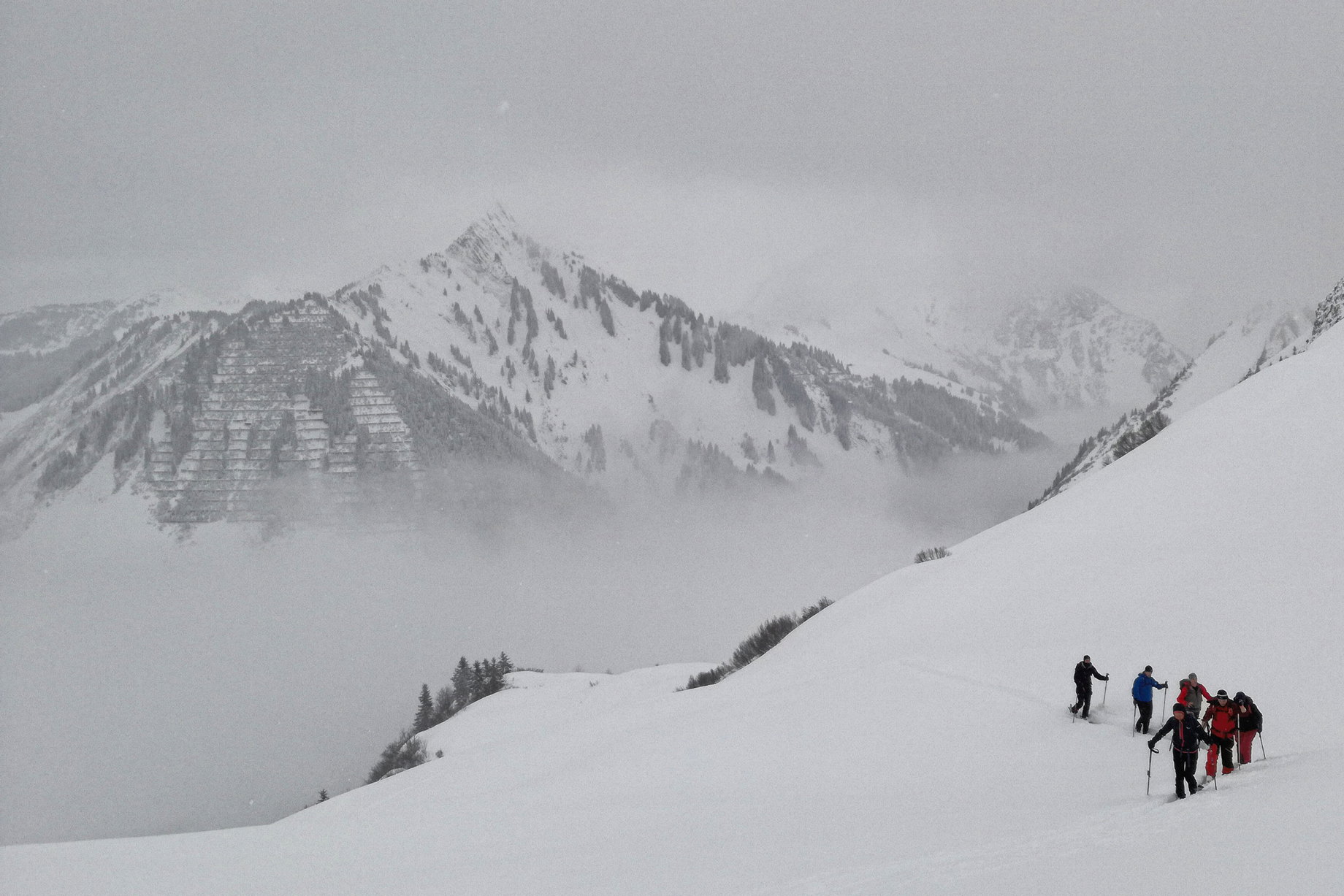 Im Aufstieg aufs Glatthorn, im Hintergrund das Zafernhorn. Foto: Norman und Lisa