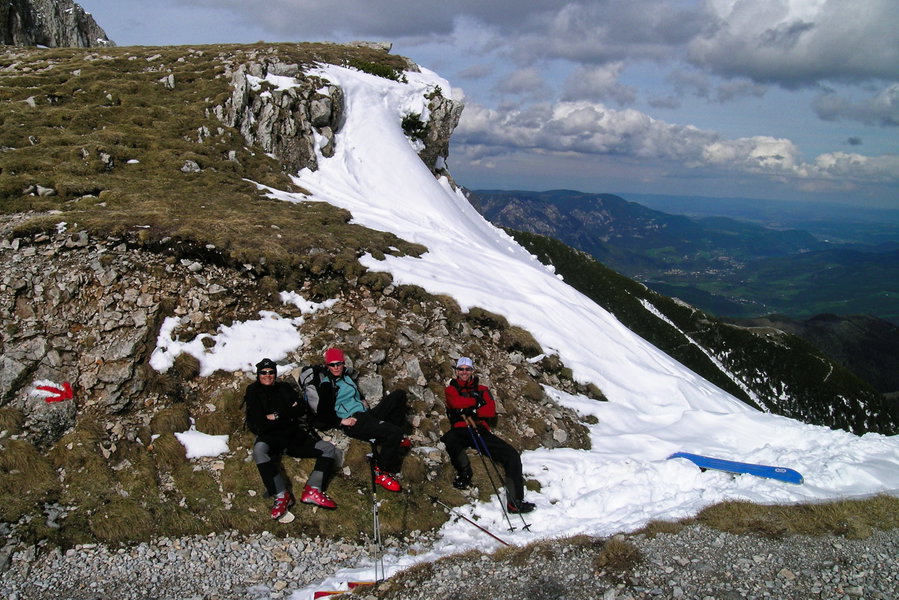 Rast im Törl vor der Einfahrt in den Karlgraben. Foto: Alpenverein Edelweiss