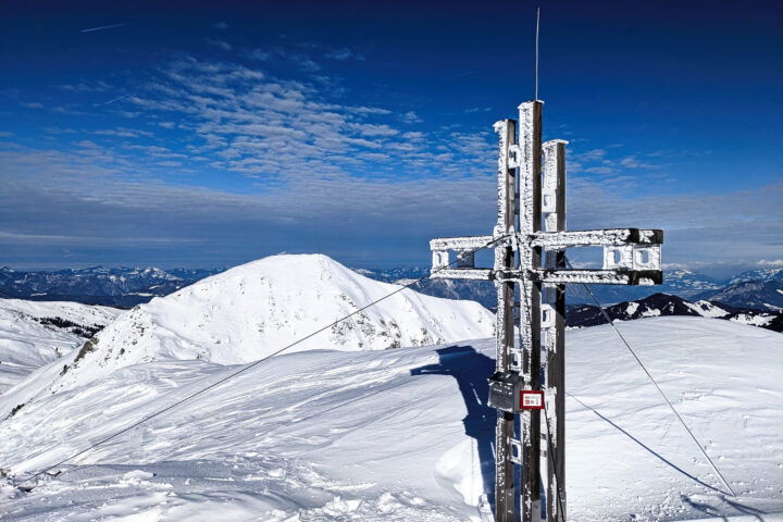 Eine tolle Rundumsicht, sogar den Boden des Inntals erspäht man in der Ferne 1. Foto: Thomas Obermair, Protect Our Winters Austria