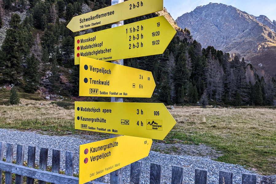 Langweilig wird einem hier nicht, es gibt zahlreiche Tourenziele, die ihren Ausgangspunkt hier haben. Foto: Thomas Obermair, Protect Our Winters Austria (POW AT)