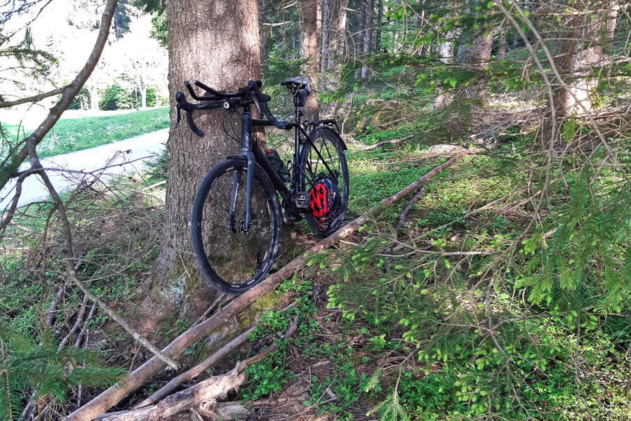 Parken bei der Lichtung des Weilers Lengau, Start des Prof-Sinwel-Klettersteigs. Foto: Konrad Gwiggner
