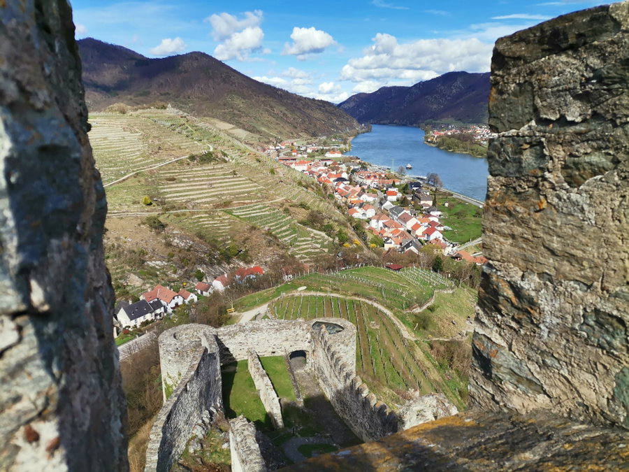 Aussicht vom Burgfried - Ruine Hinterhaus. Foto Veronika Schöll