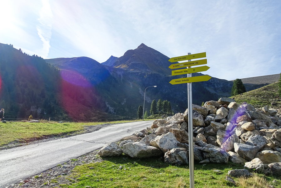 Der Neunerkogel und die Staumauer (rechts) sind bereits sichtbar. Foto: Simon Widy