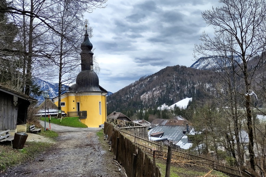 Markante Kirche von Ebenau. Foto: Karl Plohovich