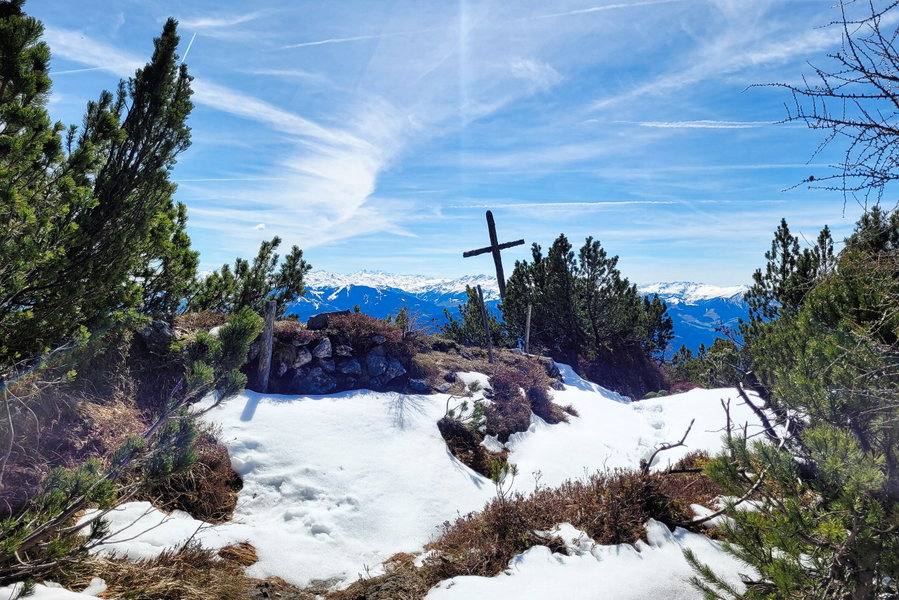 Das etwas verwegene Lindlkreuz (1.520 Meter). Foto: Konrad Gwiggner