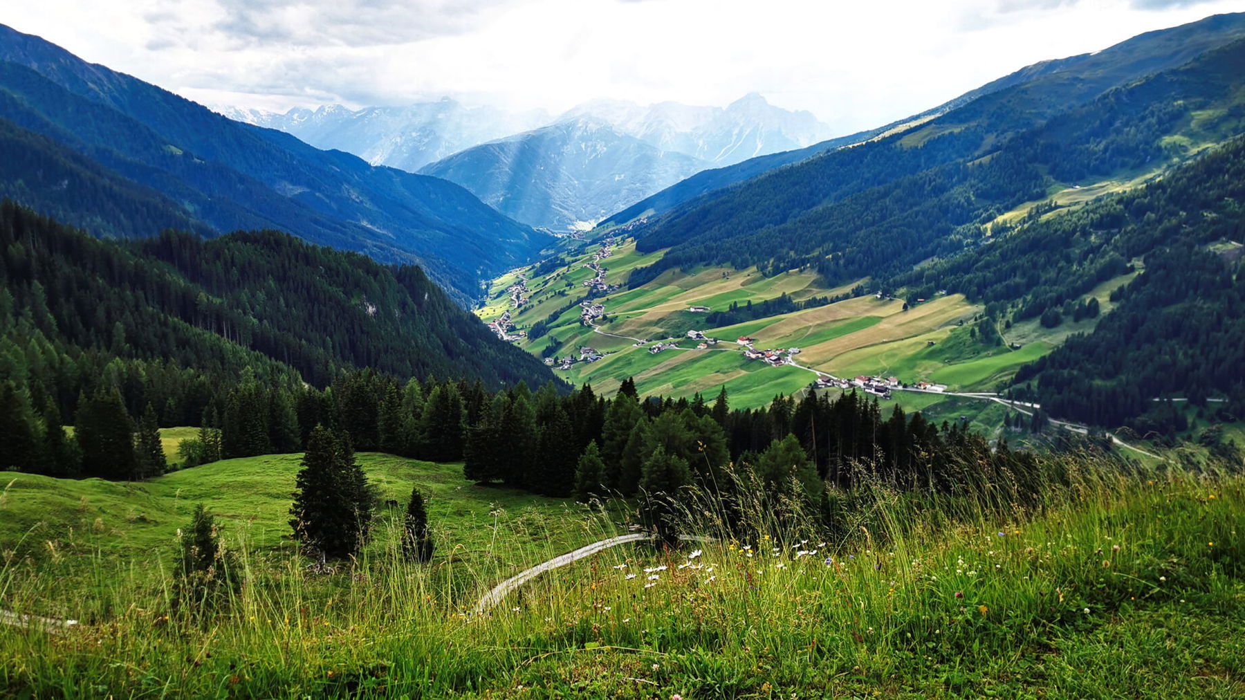 Titelbild Naviser Almenrunde. Foto: Tourismusverband Wipptal