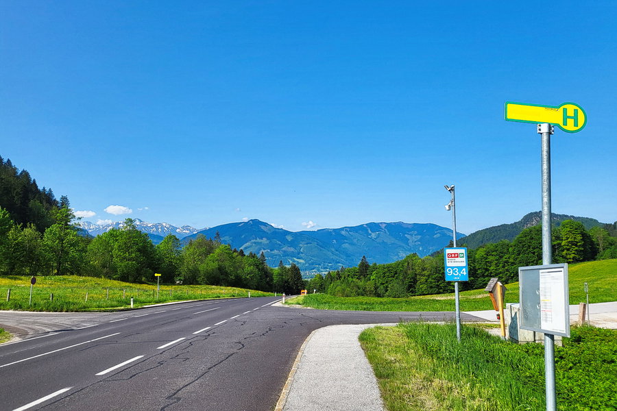 Die Haltestelle am Buchauer Sattel, wo die Tour zur Grabneralm startet. Foto: Anna, POW AT