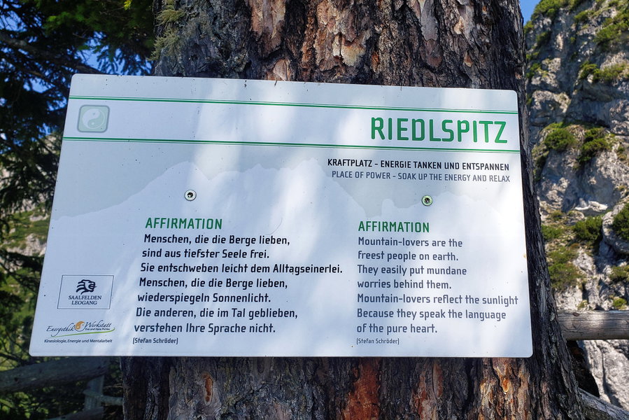 Nette Worte am Gipfel. Foto: Alpenverein Saalfelden