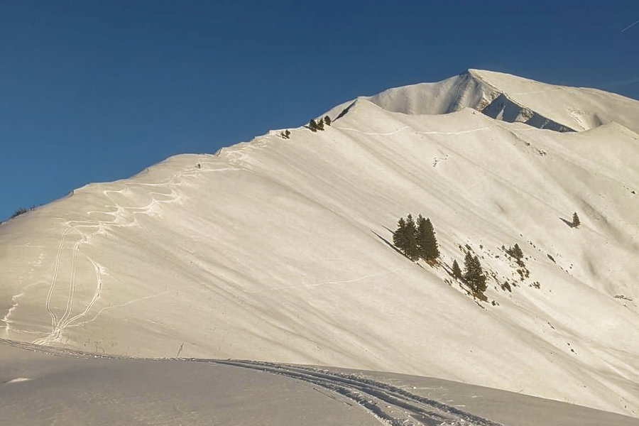 Ein Rückblick nach der Abfahrt von der Bleispitze. Foto: Felix Berg