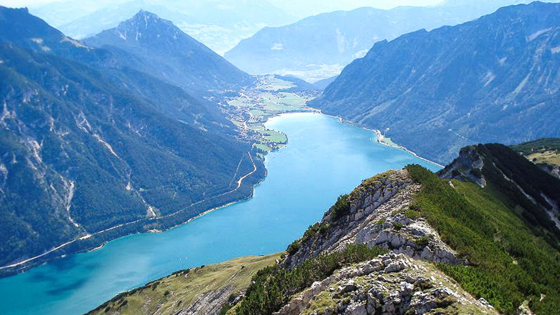 Blick von der Seekarspitze auf den Achensee. Foto: H. Sonntag