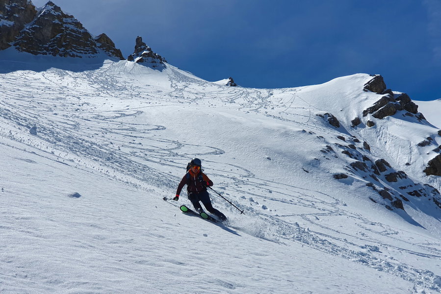 Der rassige erste Hang endet im Firn. Foto: Niklas, POW AT