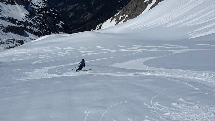 “Butterfirn” bei der Abfahrt im Schlauchkar 2. Foto: Niklas, POW AT