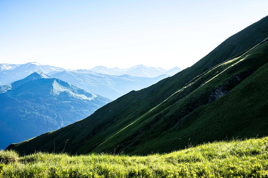 Der runde Gipfel mit dem kleinen Spitz ist der Sonnblick! Foto: Birgit Reiter