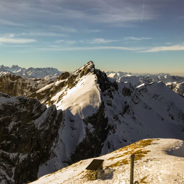 Die Gipfelaussicht Richtung Westen. Foto: David Kurz