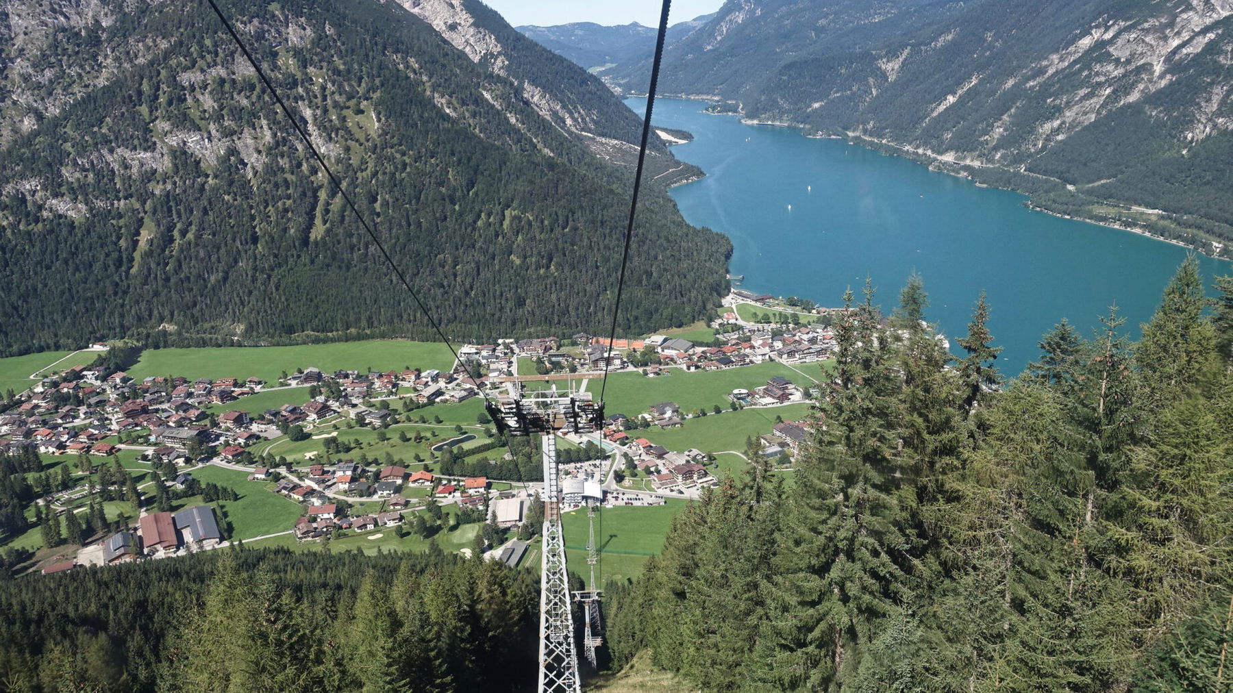 Auffahrt mit der ersten Gondel. Foto: Gerold Petritsch