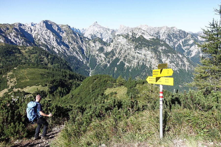 Abzweigung links zum Weißenbachsattel (1690m). Fotos: Gerold Petritsch