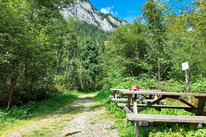 Bankerl nahe der Bushaltestelle Abzw Aschbach. Foto: Alice Frischherz