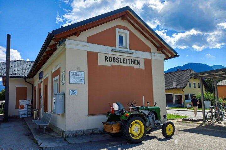 Bahnhof Roßleithen. Hier beginnt meine Tour. Neu ist der innovative Shuttle-Service ;-) Foto: Martina Friesenbichler