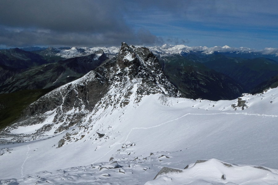 Freiheit – im Hintergrund die Glocknergruppe – rechts das Wiesbachhorn gut zu erkennen. Foto: Karl Plohovich